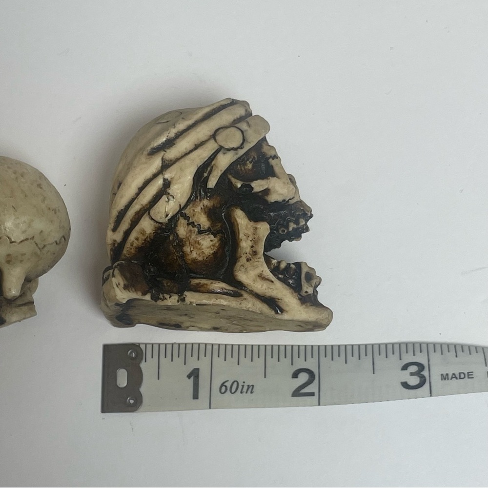 Spooky Halloween Skull Design Mini Trinket Set - Picture 10 of 12